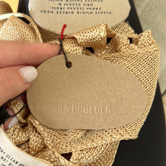 Isa Boulder Cover-Up - Picture 4 of 5